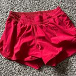 Lululemon Hotty Hot Short 2.5” Photo 0