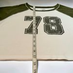 Arizona Jeans ARIZONA Women’s Green Varsity Crop Top Sporty T-Shirt Photo 7