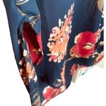 Lara | Navy Floral Print V Photo 9