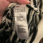 Forever 21 sweater size large Photo 2