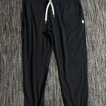 Vuori  women’s performance joggers Photo 0