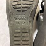 Crocs Women’s Black Cyprus IV Strappy Sandals Size 7 Photo 4