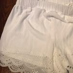 Soulmates Women’s white scalloped shorts Photo 3