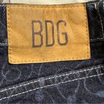 BDG Urban Outfitters‎  Low Rise Flare Jeans Women’s Size 29 Dark Wash Print Photo 3
