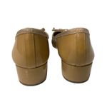 Tory Burch  Chelsea Camellia Pump Tan Nude Patent Leather Low Heel Logo Size 7.5 Photo 6