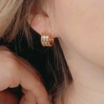 18k Gold Chunky Minimalist Hoop Earrings Photo 2