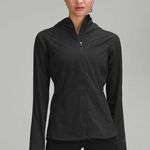 Lululemon MIST OVER WINDBREAKER Photo 0