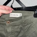 Abercrombie & Fitch Abercrombie Cargo Pants Olive Green NWT Women’s Size 4 / 27 Photo 2