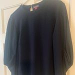 Vince Camuto navy blouse. Photo 0