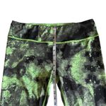 Active Life Horoscope Capri Leggings Green Geometric Reversible Size M (est.) Photo 6