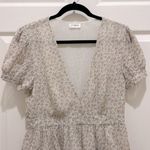 Storia Cream & Floral V-Neck Tiered Ruffle Puff Short Sleeve Dress Photo 2