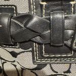 Coach HAMPTON SIGNATURE CANVAS SHOULDER BAG WITH LEATHER. Photo 7