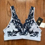 Wacoal NWT Embrace Lace™ Wire Free Bra Photo 0
