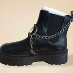 public desire  black chain detail chunky boot Photo 0