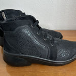 Bzees  Women's Kick Back Black Zipper Ankle‎ Boot Black Size 7.5W Washable Photo 0