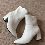 Amazon White boots Photo 1