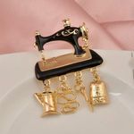 Vintage Style Sewing Machine Pin Badge Decorative Accessories Faux Fashion Jewel Gold Photo 2