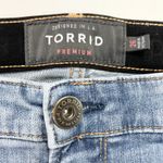 Torrid  Womens Denim Shorts Sky High Skinny Bermuda Size 26‎ Distressed Stretch Photo 5