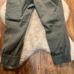 A pea in the pod  Pants Maternity Size Large Green Jogger‎ Cropped Cargo Photo 10
