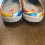 UIN Color Zone Malaga Shoes Women's Size 8.5 Slip On Comfort Wearable Art Red Photo 6