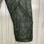 Lululemon Cool To Street Crop Jazzy White Gator Green size 8 W6F59S Photo 7