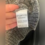 Green paper moon sweater, size M with scalloped detailing Size M Photo 2