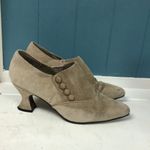 Unlisted Vtg  Spatter Me tan taupe suede heels women’s size‎ 7.5 Photo 2