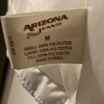 Arizona Jeans  Women’s Size Medium Puffer Vest White Color Photo 5