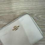 Coach  Chalk Zip Around Wallet Photo 4