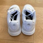 Adidas - Avacourt 2 Tennis Sneakers in White Photo 6
