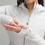 Lululemon  Scuba Full-Zip Cropped Hoodie in Heathered Core Ultra Light Grey Photo 2