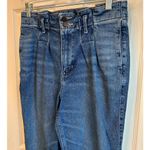 Hollister  Curvy Ultra High Rise Mom Jeans - 3R Photo 2