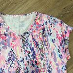 Pink pattern v neck short sleeve tshirt. Very soft Size XL Photo 1