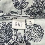 Gap  floral long sleeve top size medium. Photo 4