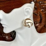 Cream and gold tone swirl post earrings Photo 1