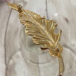 Unsigned Gold Leaf Brooch Photo 7
