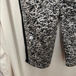 Lululemon For Love Crop Mini Ripple White Seal Grey / Black Size 4 Photo 7