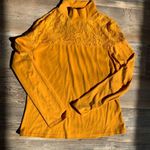 yellow long sleeve floral lace top Photo 1