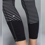 Lululemon  Runday Crop Size 10 Parallel Stripe Black White Zipper Ankle Photo 4