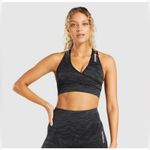 Gymshark ADAPT ANIMAL SEAMLESS SPORTS BRA
Medium Support Tiger Size Small Photo 1