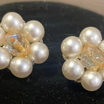 Elegant Pearl and Crystal Flower Earrings White Photo 0