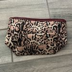 Elle  leopard make up bag Photo 1