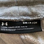 Under Armour Womens grey sweatpants, drawstring waist, logo down side of pants, excellent condition, size small Measurements: Waist: side to side 15 inches Inseam: 28 inches Photo 5