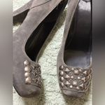 BCBGeneration BCBG PUMPS stud accent 8 Photo 1