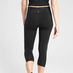 Athleta Women's Velocity Colorblock Stash Pocket Capri Legging Pants Sz XS Black Photo 1