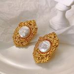 Vintage Geometric Crumpled Pearl Post Gold Stud Earrings Photo 1
