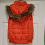 NWOT! Red Puffer Vest Hooded Faux Fur Orange Size M Photo 1