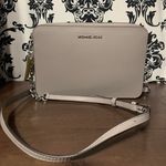 Michael Kors Crossbody Photo 0