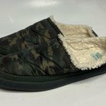 Toms Women’s Sage slippers camo print size 8 Photo 2