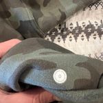 Lululemon  All‎ Yours Hoodie *fleece
Heritage 365 camo green twill multi
Size 0 Photo 2